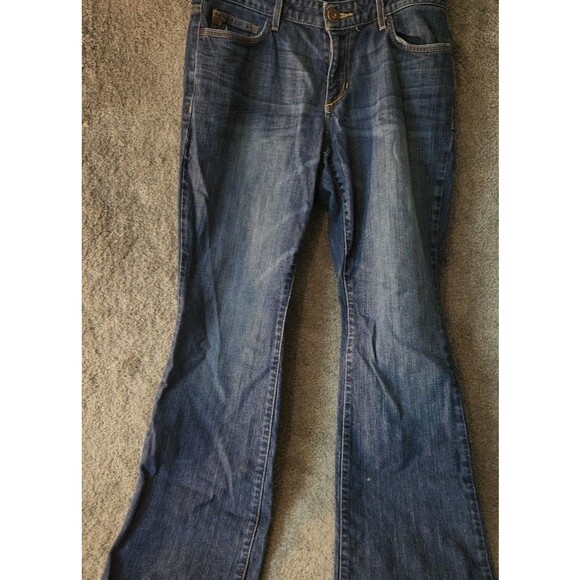 Eddie Bauer Womens Size 10 Jeans Curvy Leg Shape Boot Cut Denim Medium Wash - Picture 1 of 12
